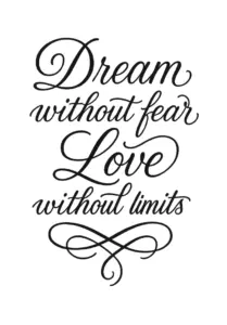 tattoovorlage-mit-inspirierendem-spruch-in-kuenstlerischer-schrift