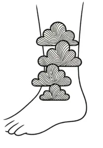 tattoovorlage-wolken-mit-linienmustern-fuer-fuss-und-knoechel